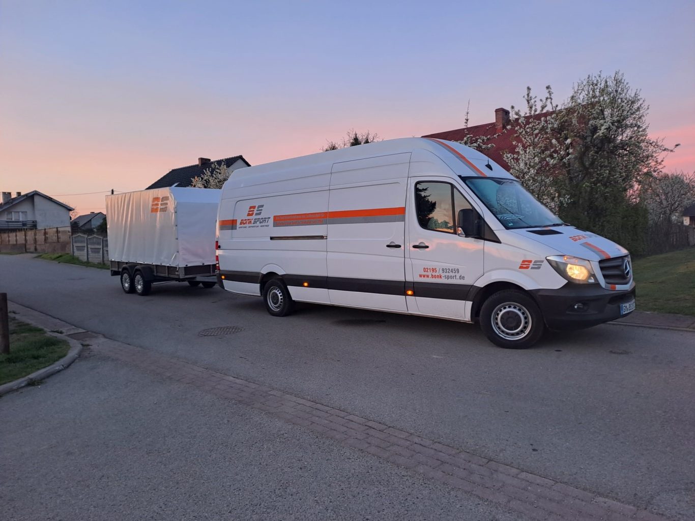 BS Sprinter Werkstattwagen und großer Anhänger
